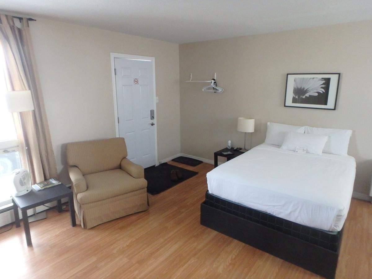Wheel Inn Motel New Liskeard Extérieur photo