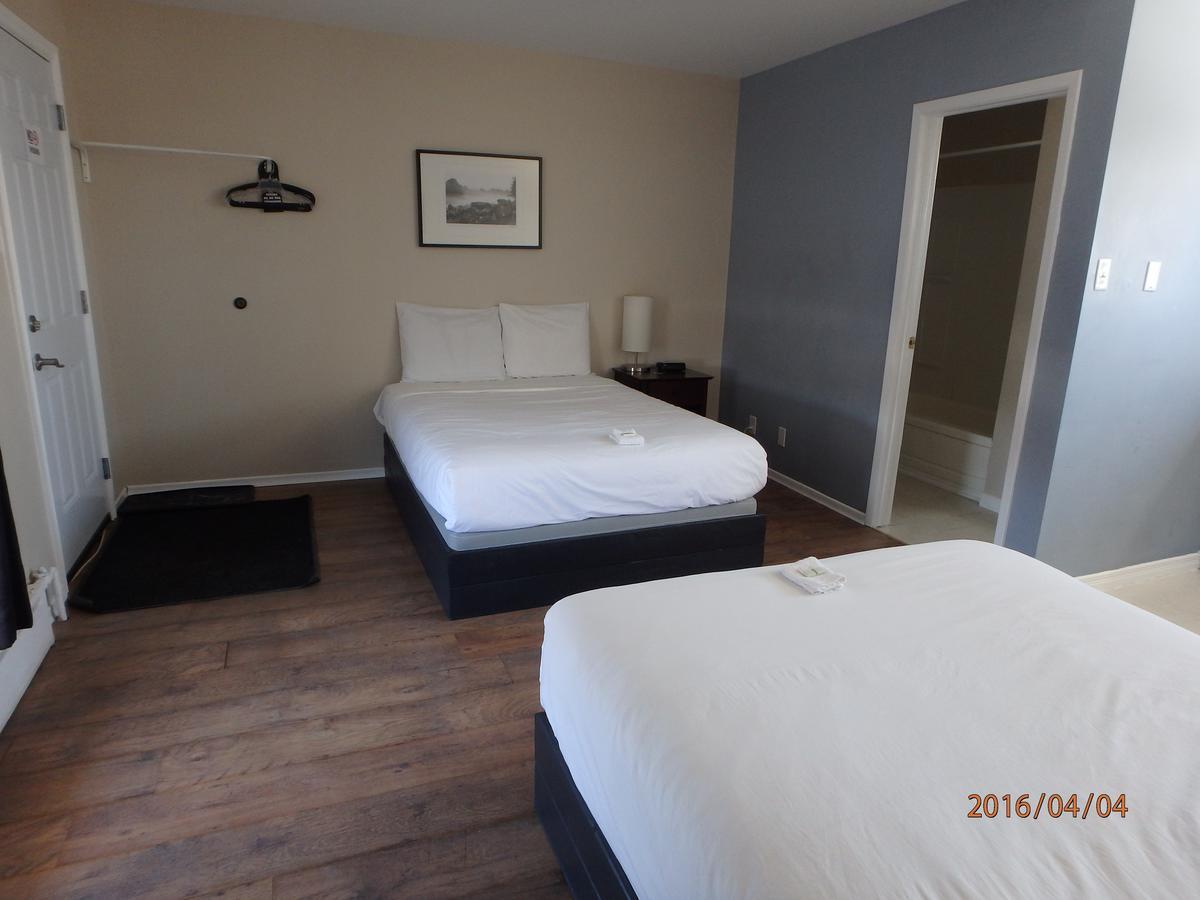 Wheel Inn Motel New Liskeard Extérieur photo