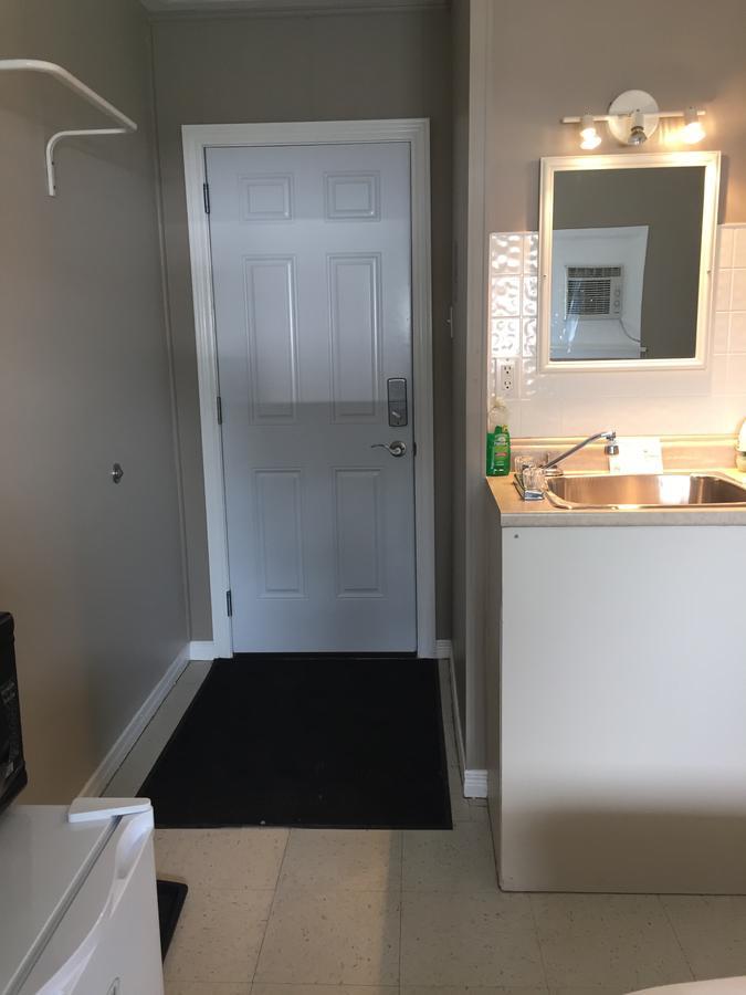 Wheel Inn Motel New Liskeard Extérieur photo