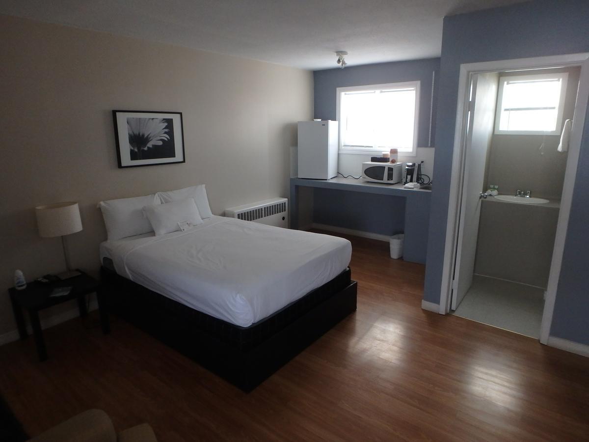 Wheel Inn Motel New Liskeard Extérieur photo