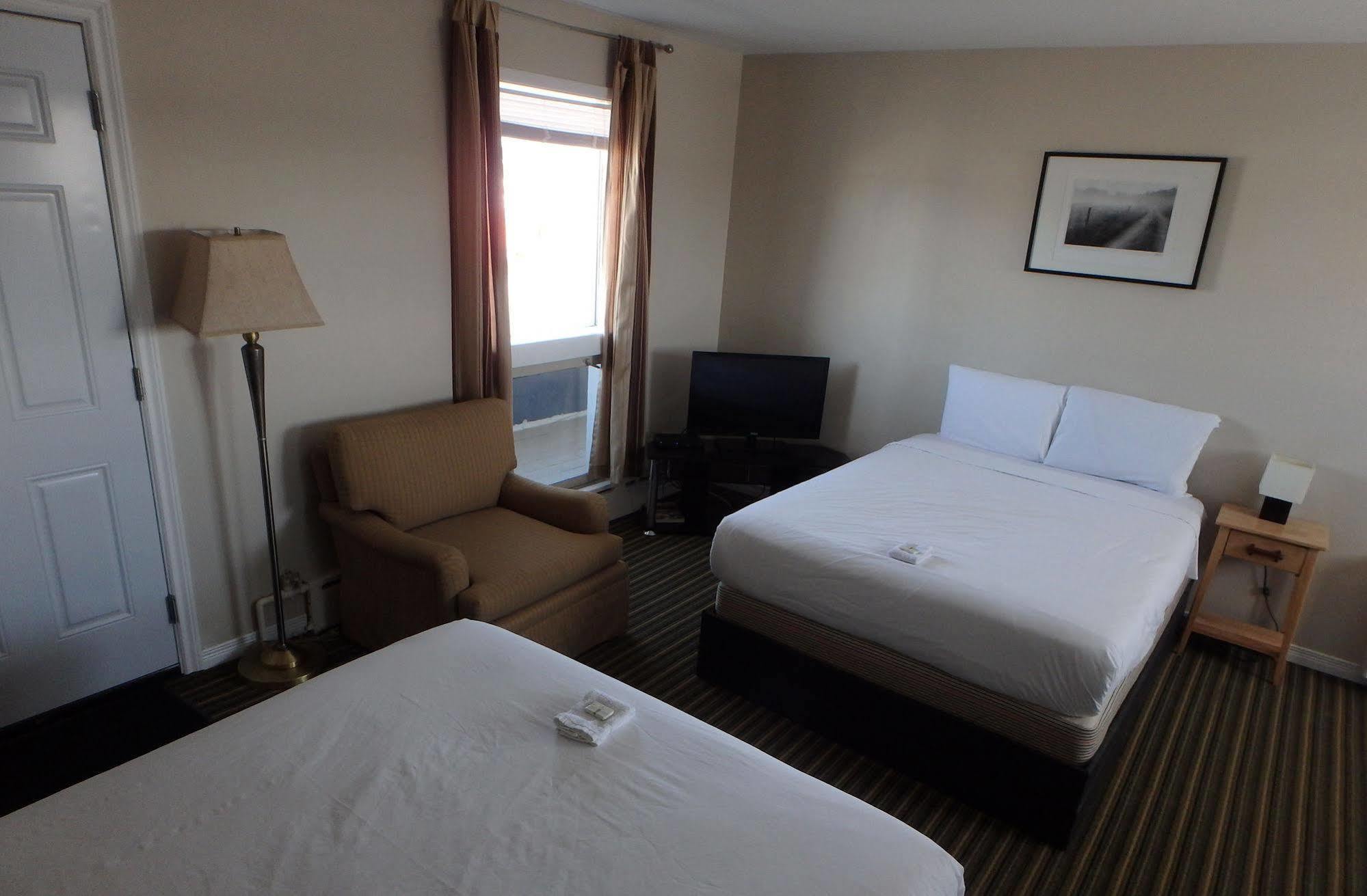 Wheel Inn Motel New Liskeard Extérieur photo