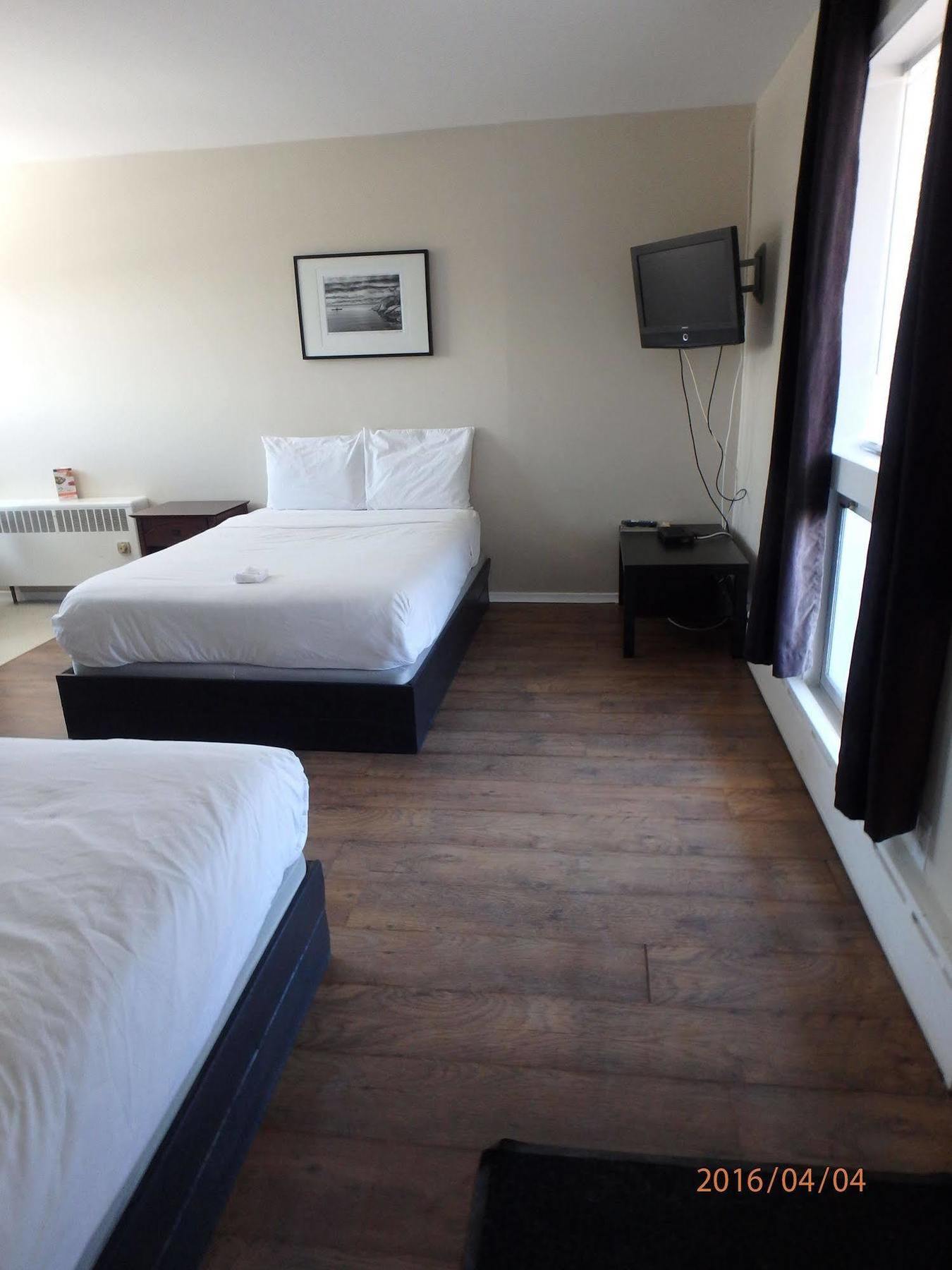 Wheel Inn Motel New Liskeard Extérieur photo
