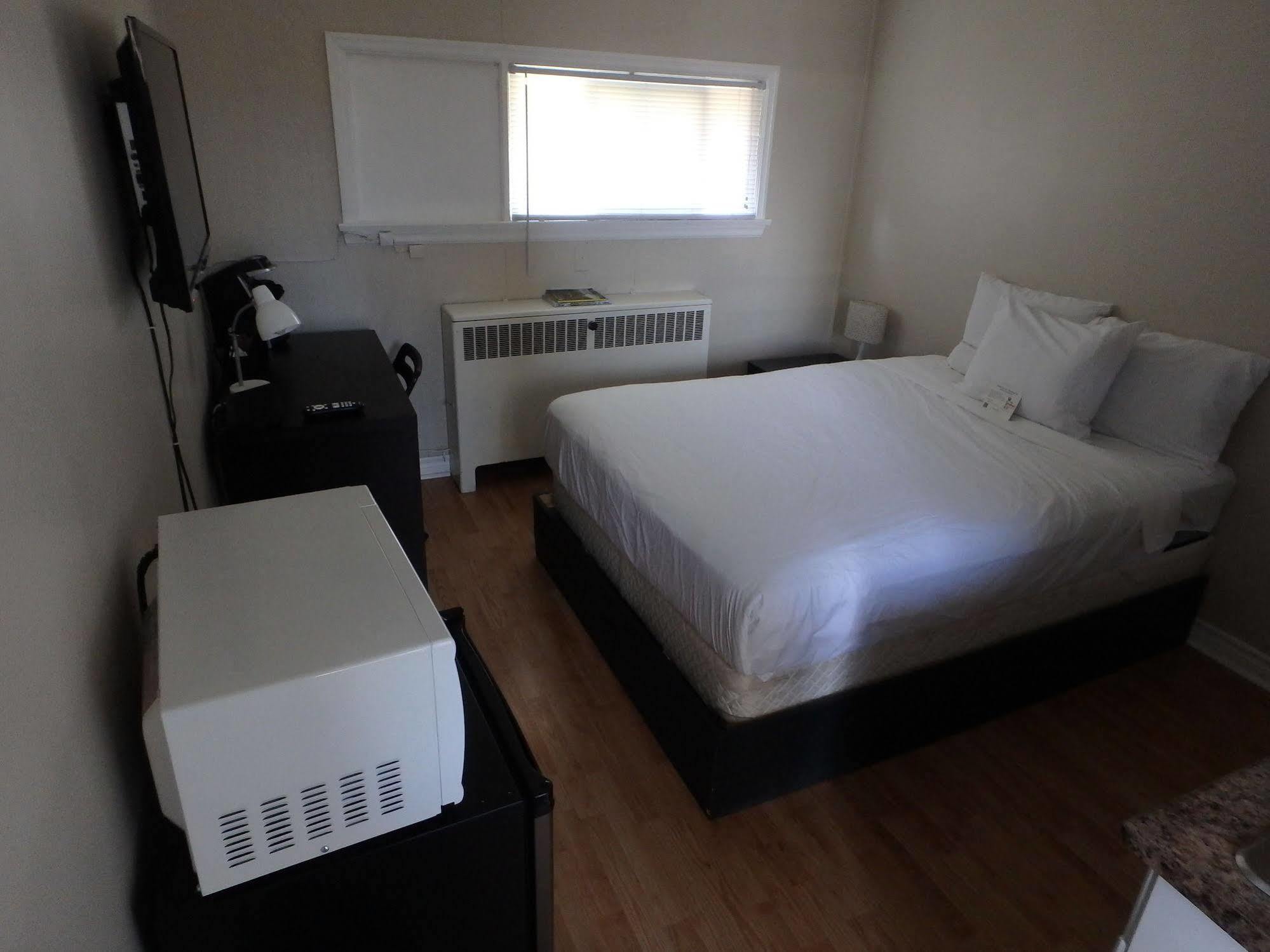 Wheel Inn Motel New Liskeard Extérieur photo