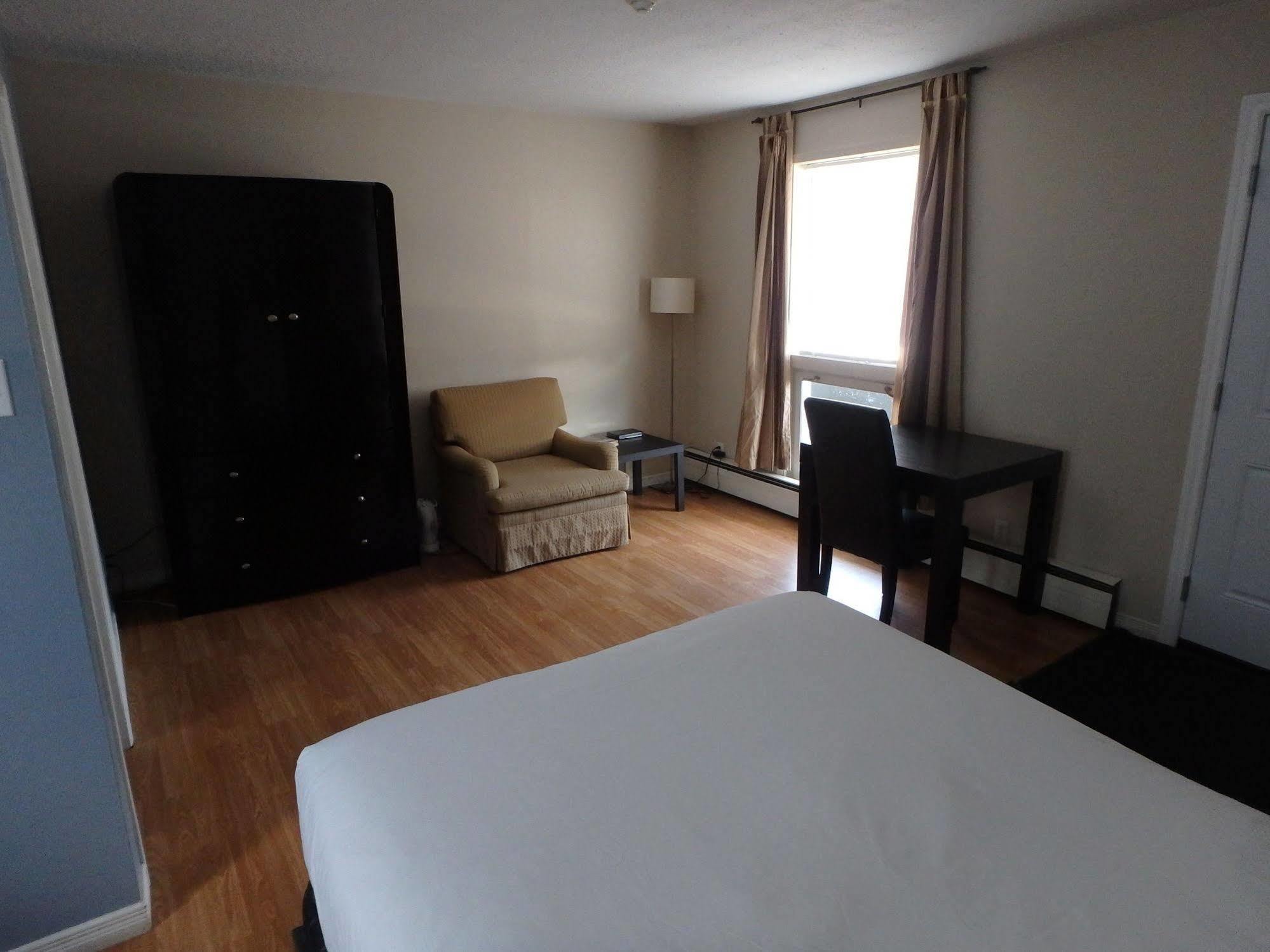 Wheel Inn Motel New Liskeard Extérieur photo