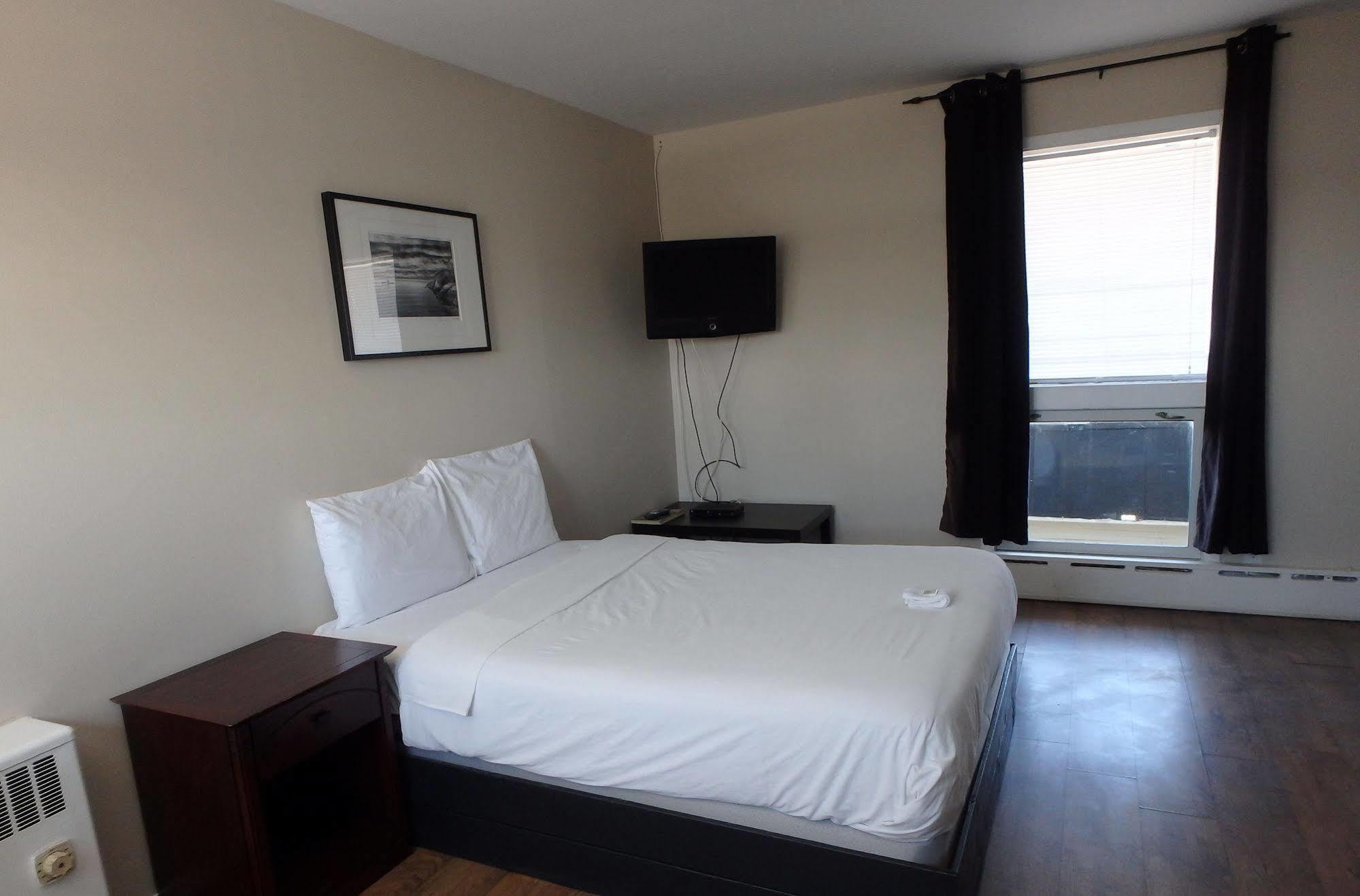 Wheel Inn Motel New Liskeard Extérieur photo