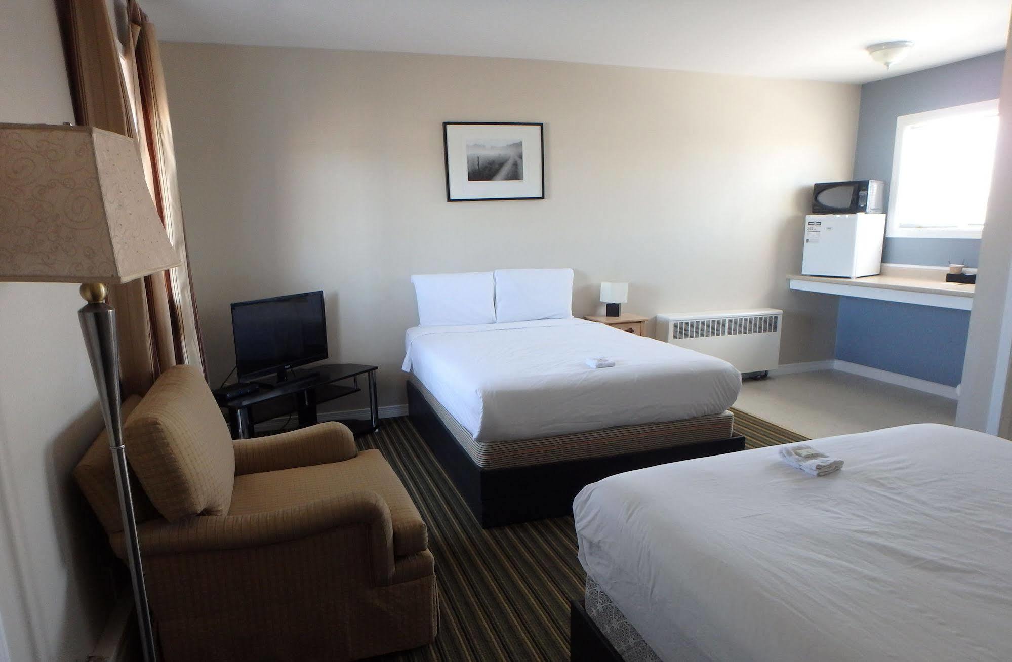 Wheel Inn Motel New Liskeard Extérieur photo