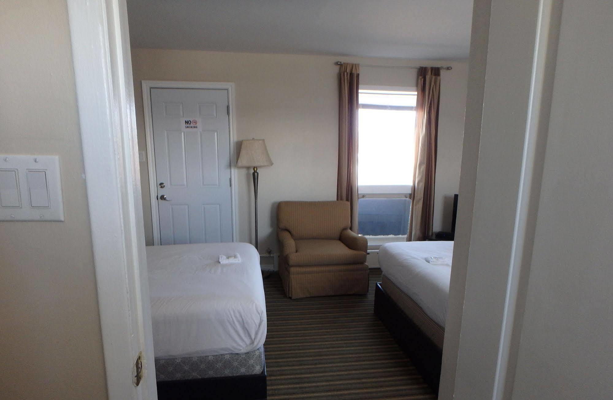Wheel Inn Motel New Liskeard Extérieur photo